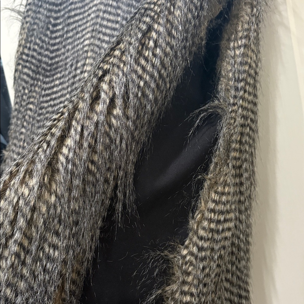FAUX FUR VEST F21 - Picture 5 of 5